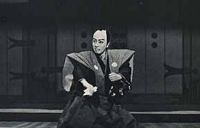 市川海老蔵が心酔する「黒い呪術師」助手席で呪文＆奇怪な動作、謝礼は数千万円か