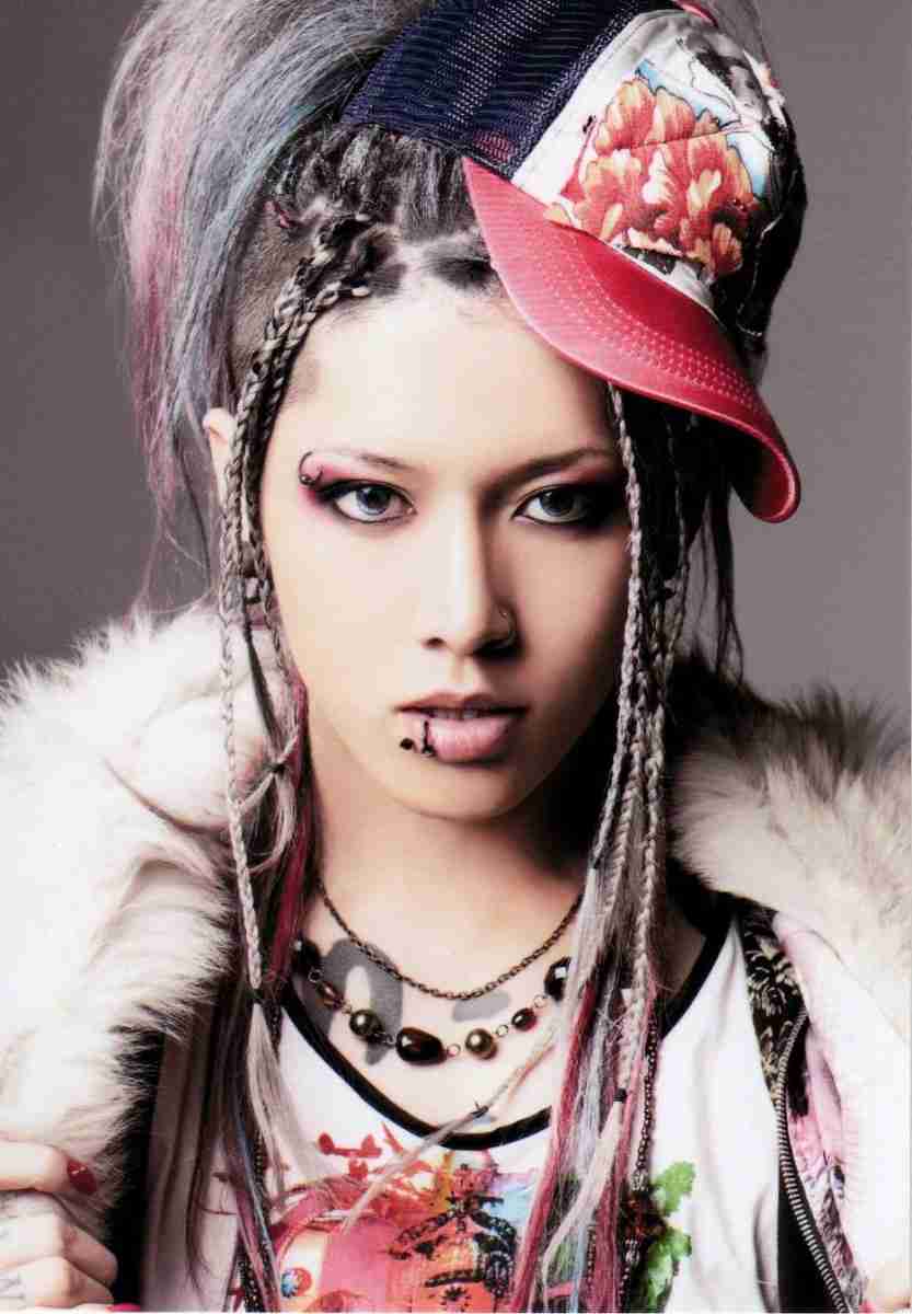 MIYAVI、宇多田ヒカルら豪華セレブとのショットに反響「夢のよう」「セッションして」