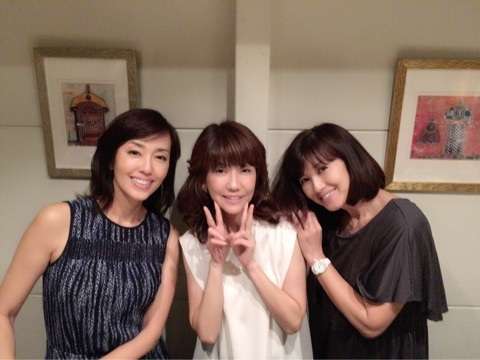 松本伊代 石川秀美からデビュー40周年のプレゼント贈られたと明かす 「花の82年組」3ショットも披露