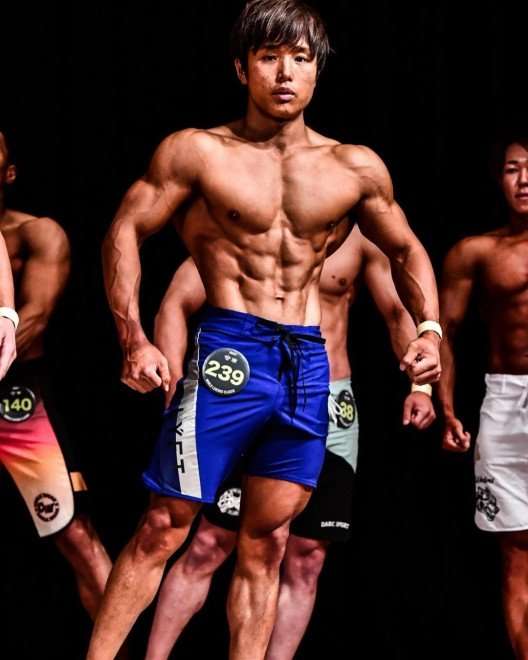 登録者数200万人超ユーチューバー・ぷろたん 整形を告白 「ちょっといじりに来た」