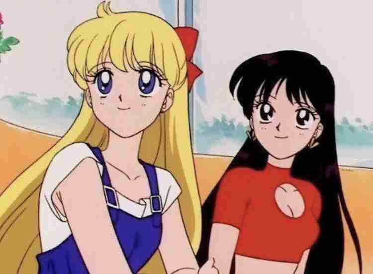 二次元キャラの変な服