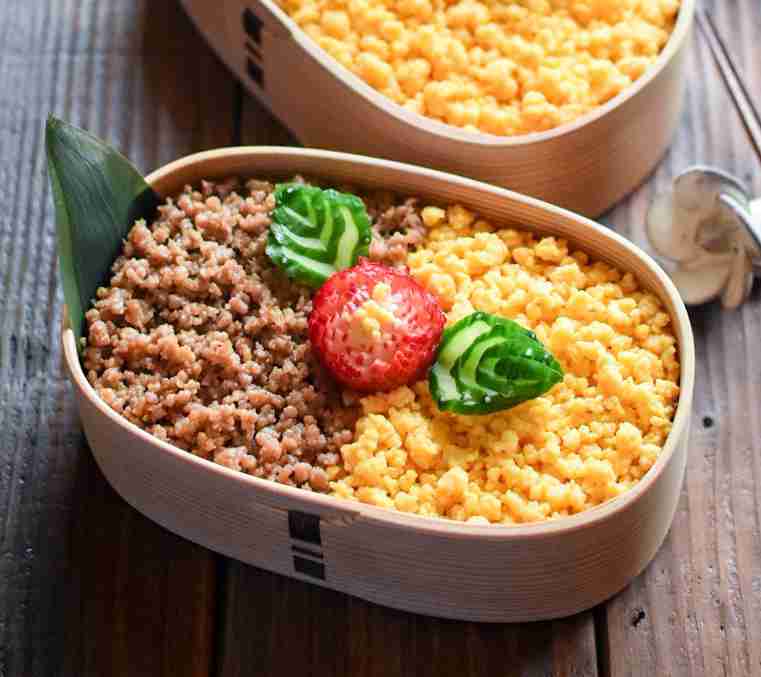 ご飯の上にのせるもの【お弁当】