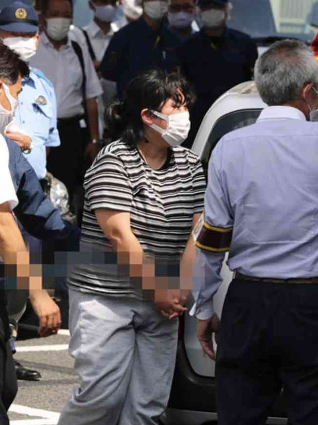 傘の先端部分で61歳女性を突き刺して重傷負わせたか 自称・セラピストの女逮捕