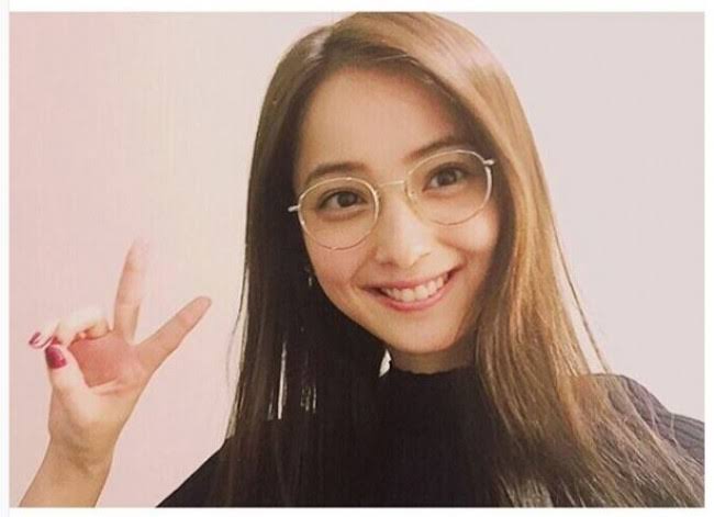 佐々木希　アイウェアブランドとコラボアイテム発売「メガネはファッションの一部」