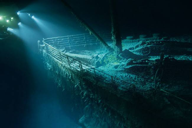 知床 観光船遭難 船体か 船名とみられる文字 海自の水中カメラ
