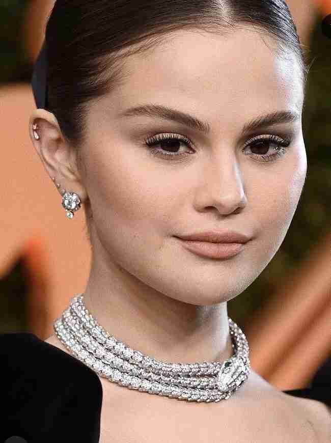 ヘイリー・ビーバー、セレーナ・ゴメスのファンにクレーム「もう時間は十分経ったでしょ」