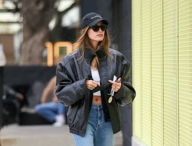 ヘイリー・ビーバー、セレーナ・ゴメスのファンにクレーム「もう時間は十分経ったでしょ」