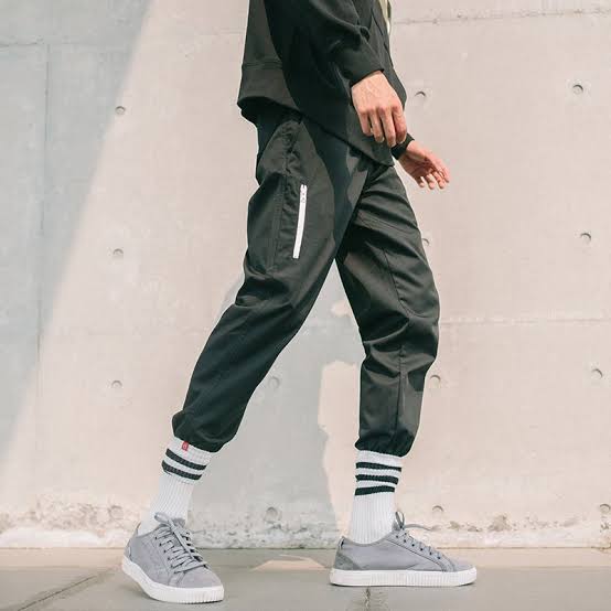 育った時代の影響でトップスを