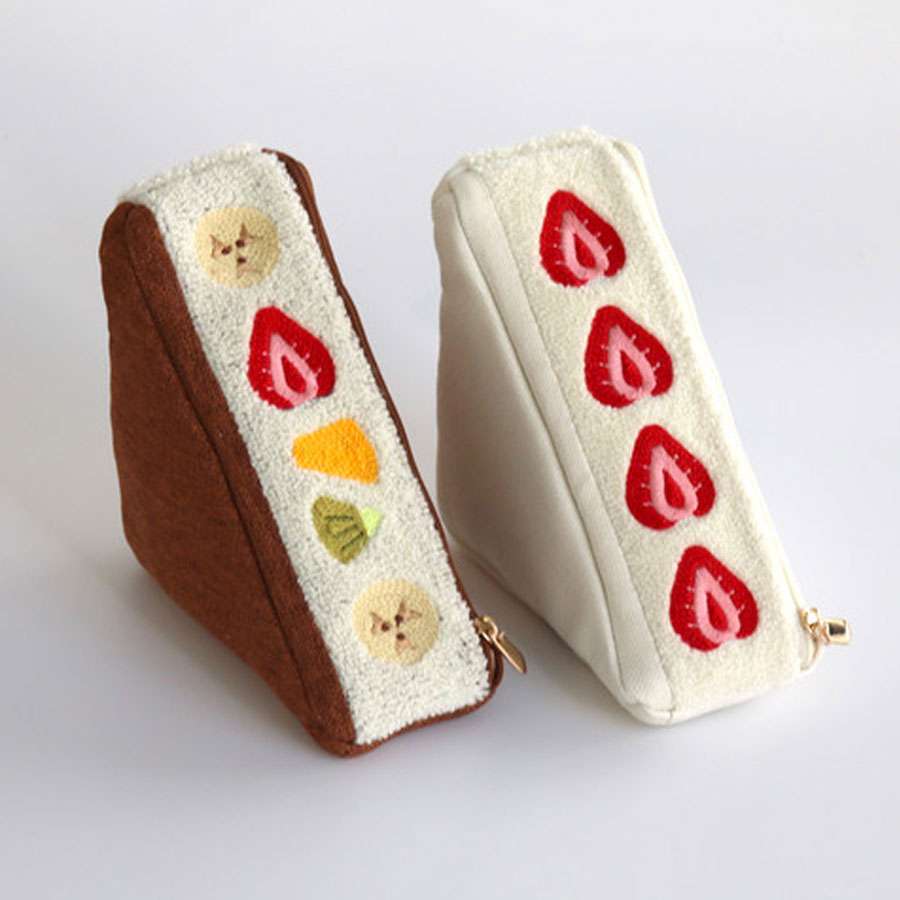 食べちゃいたいくらい可愛い　分厚い「フルーツサンド」がポーチに