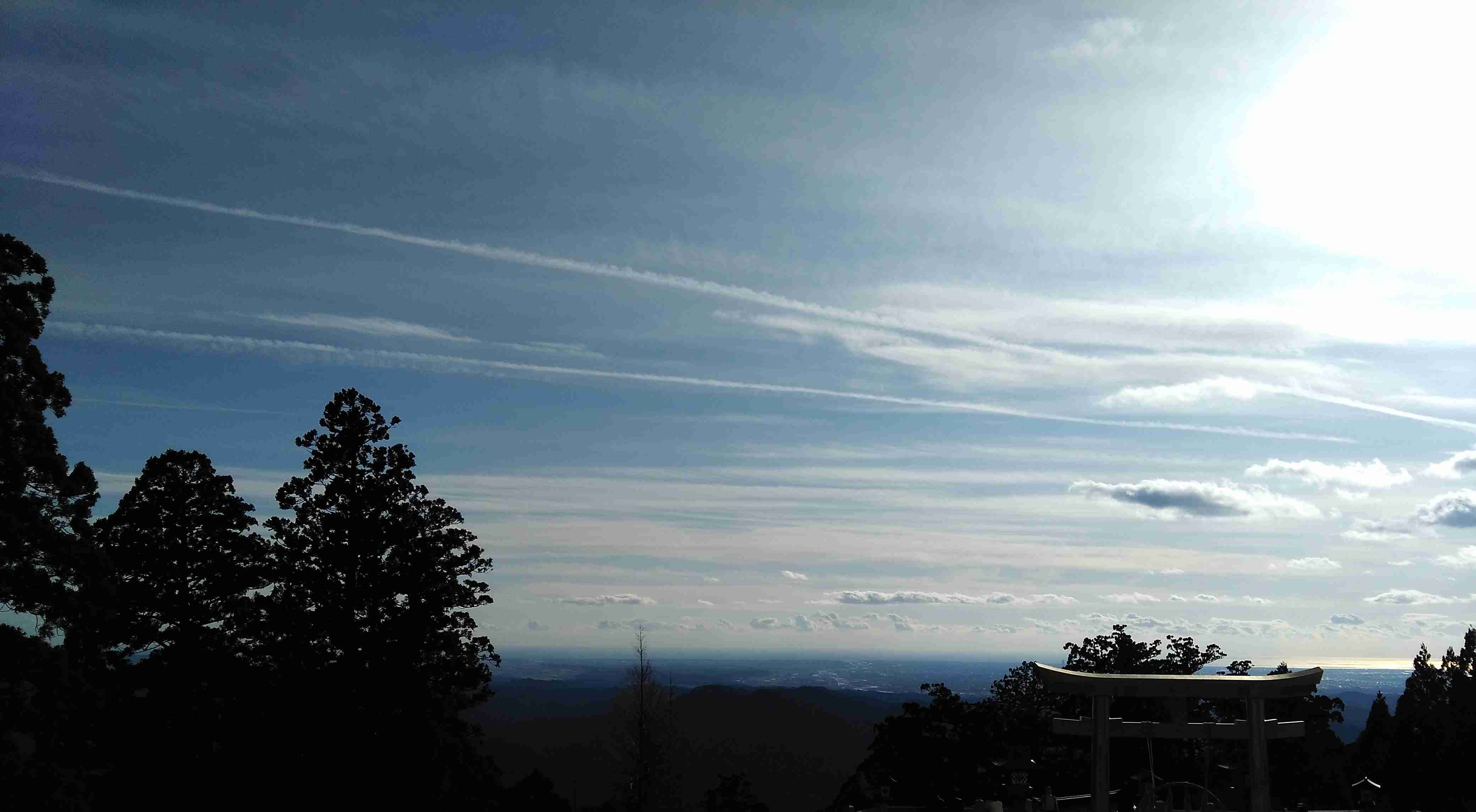 フォルダにある空の写真を見せてください