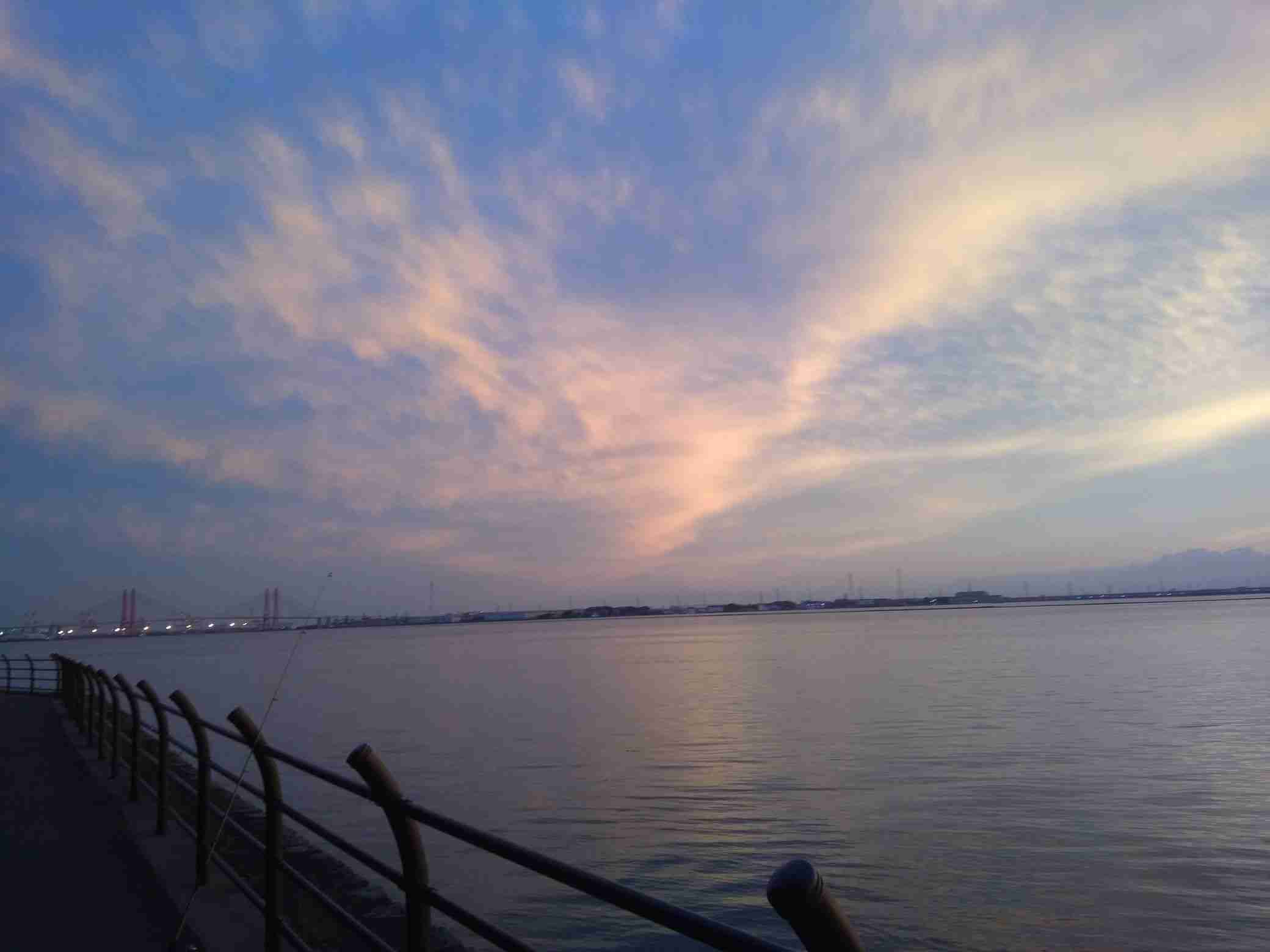 フォルダにある空の写真を見せてください