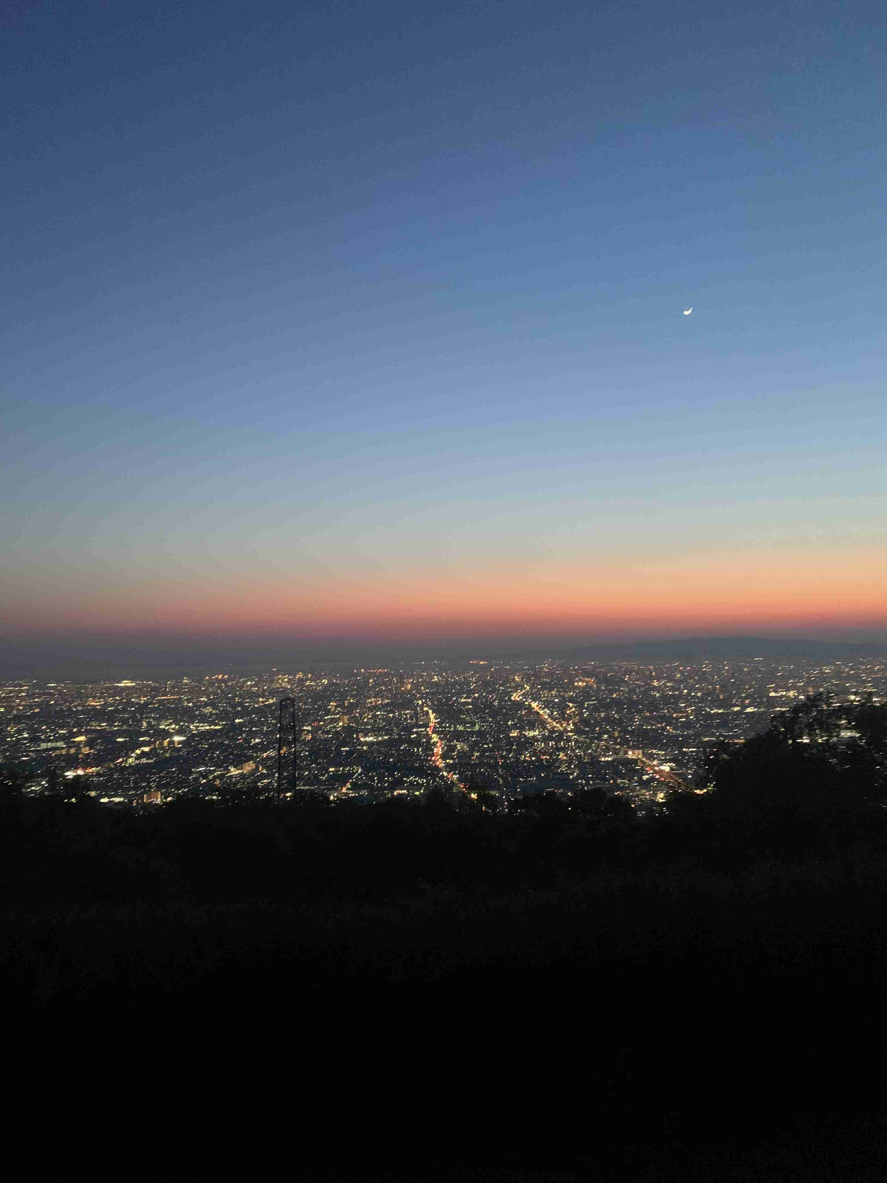 フォルダにある空の写真を見せてください