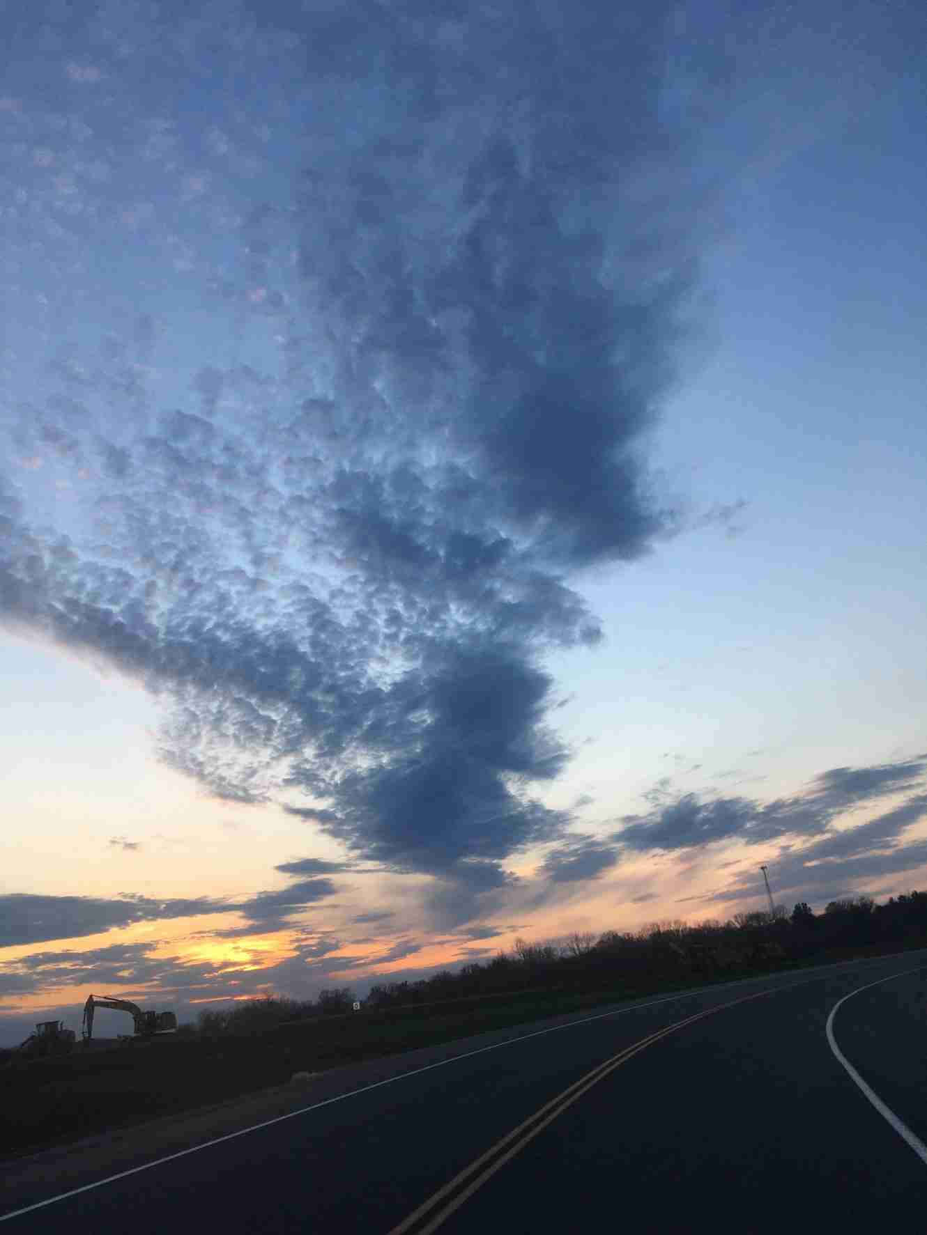 フォルダにある空の写真を見せてください