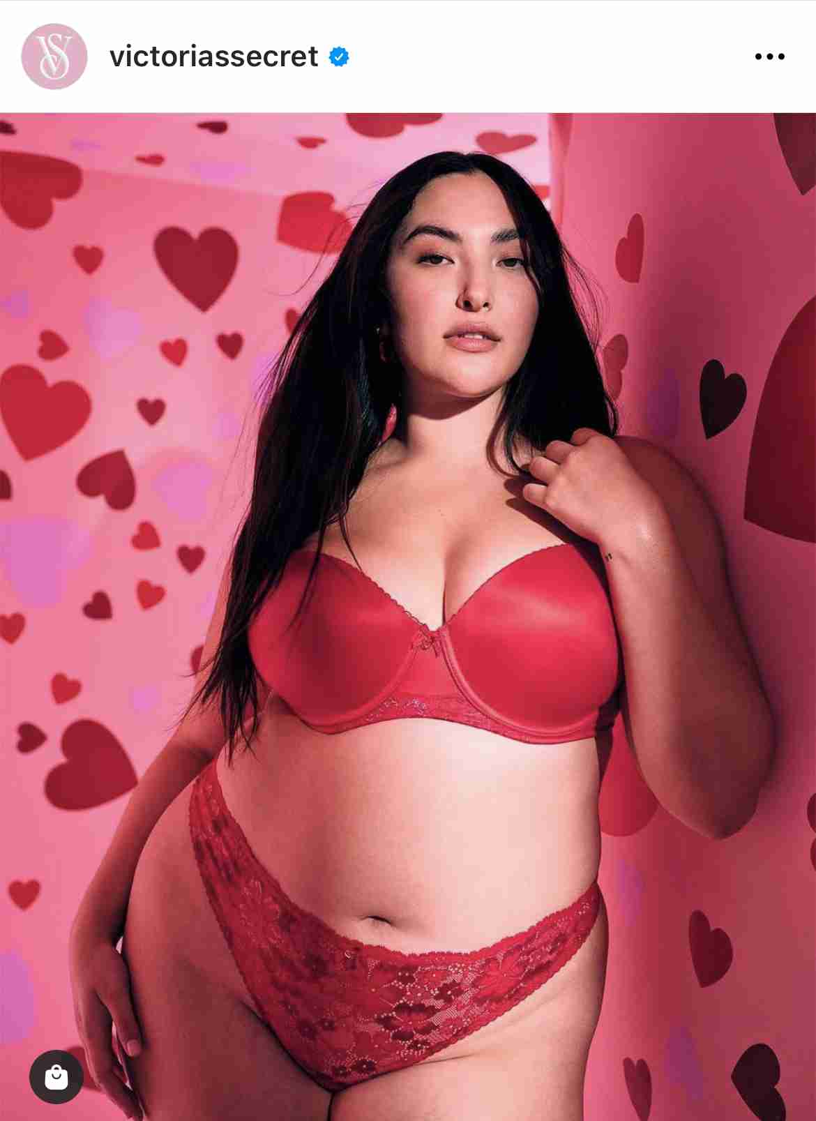 佐藤晴美＆ゆりやん『PEACH JOHN』新ビジュアル公開 花に囲まれ爽やか笑顔