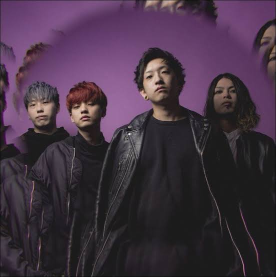 YOASOBI・Ayase「原点回帰」の金髪姿に「惚れる」「魅力しかない」両腕のタトゥーには驚きの声