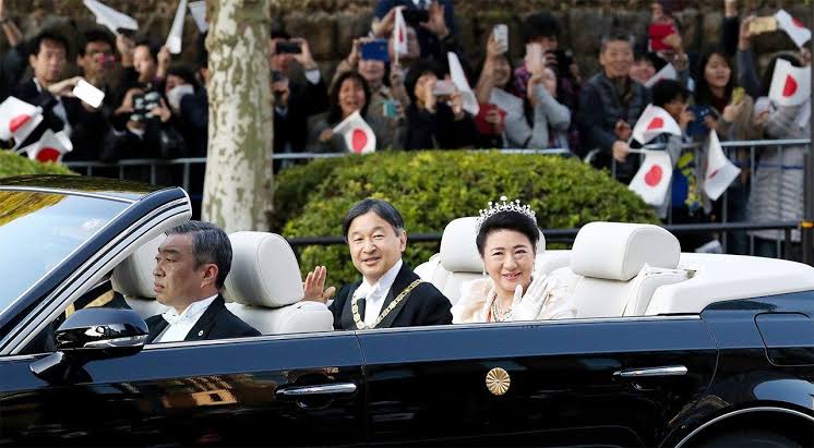 「屋外で人との距離が十分ある場合にはマスクを外すことを推奨」マスク着用について松野官房長官