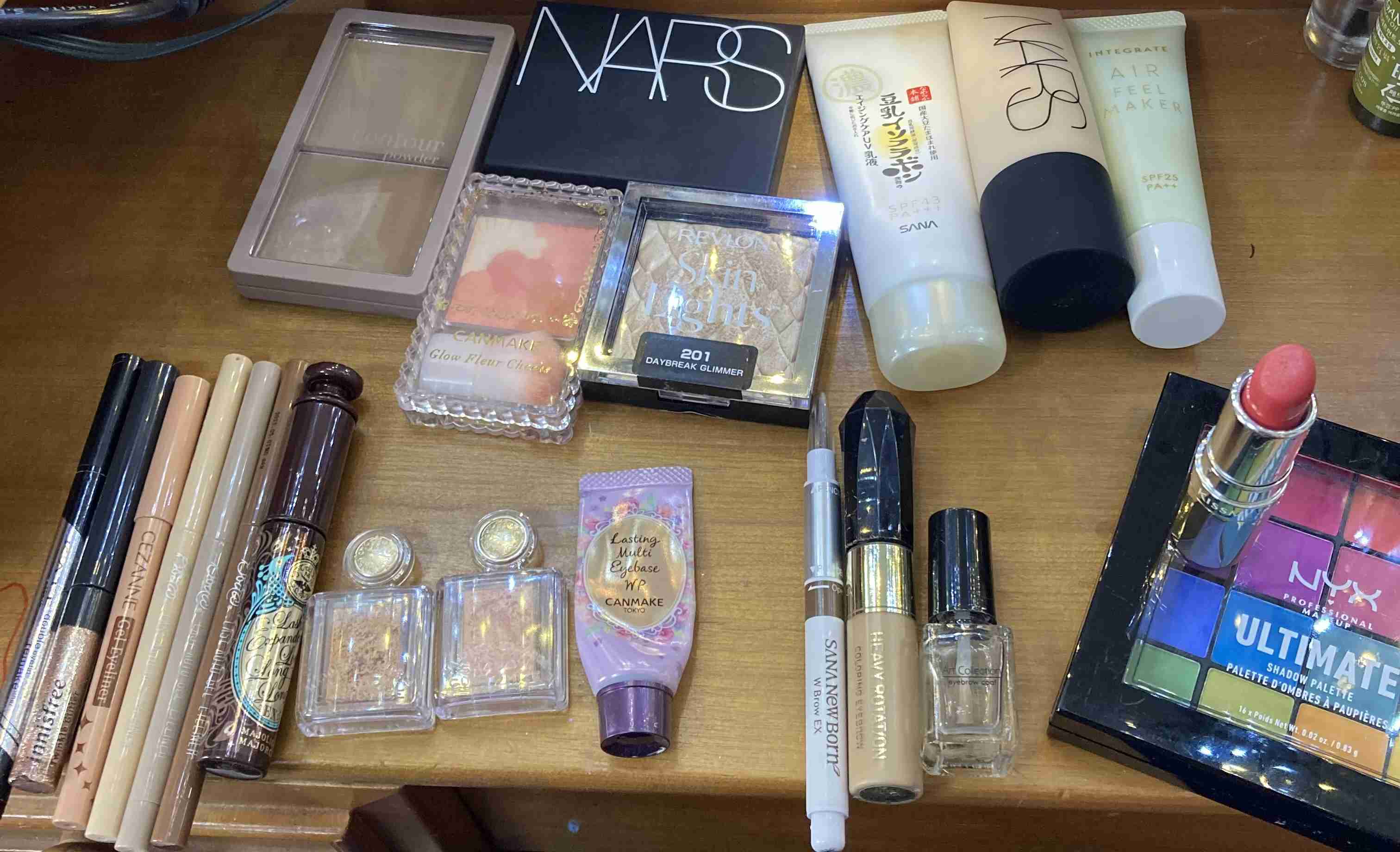 今日のメイクに使ったコスメを見せてくださいpart20
