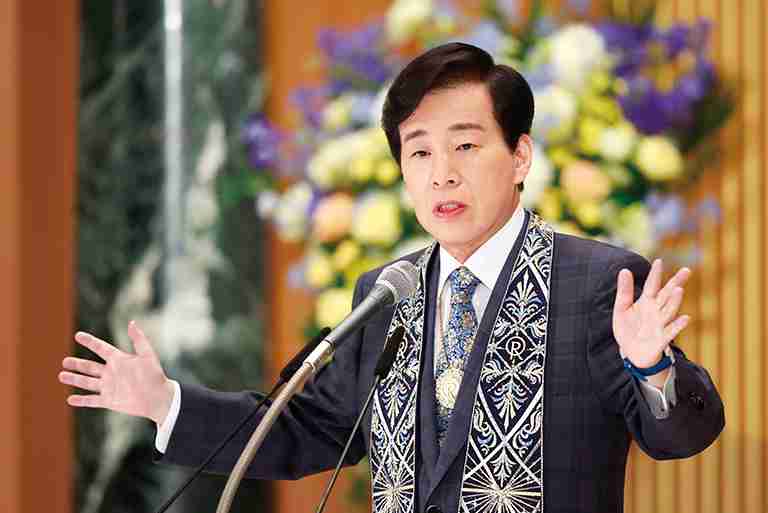 新宗教の資金力 幸福の科学「創業オーナー」の強みと、急速に信者増やす真如苑