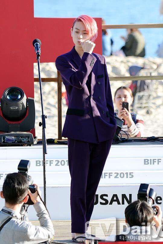 菅田将暉、久々短髪に 長髪からバッサリイメチェンで話題「軽くなりました」