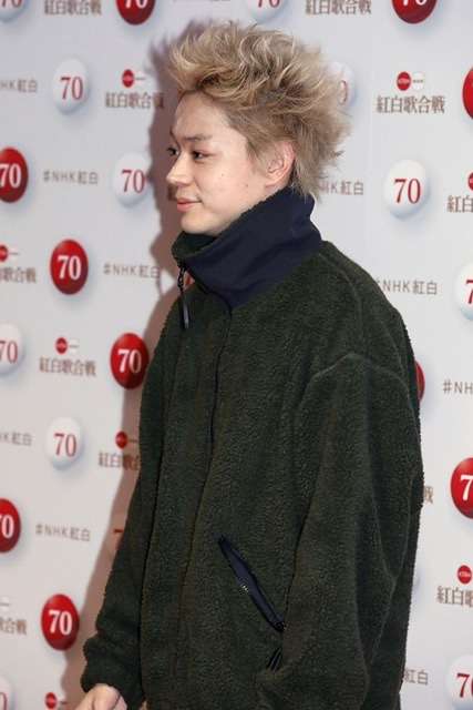 菅田将暉、久々短髪に 長髪からバッサリイメチェンで話題「軽くなりました」
