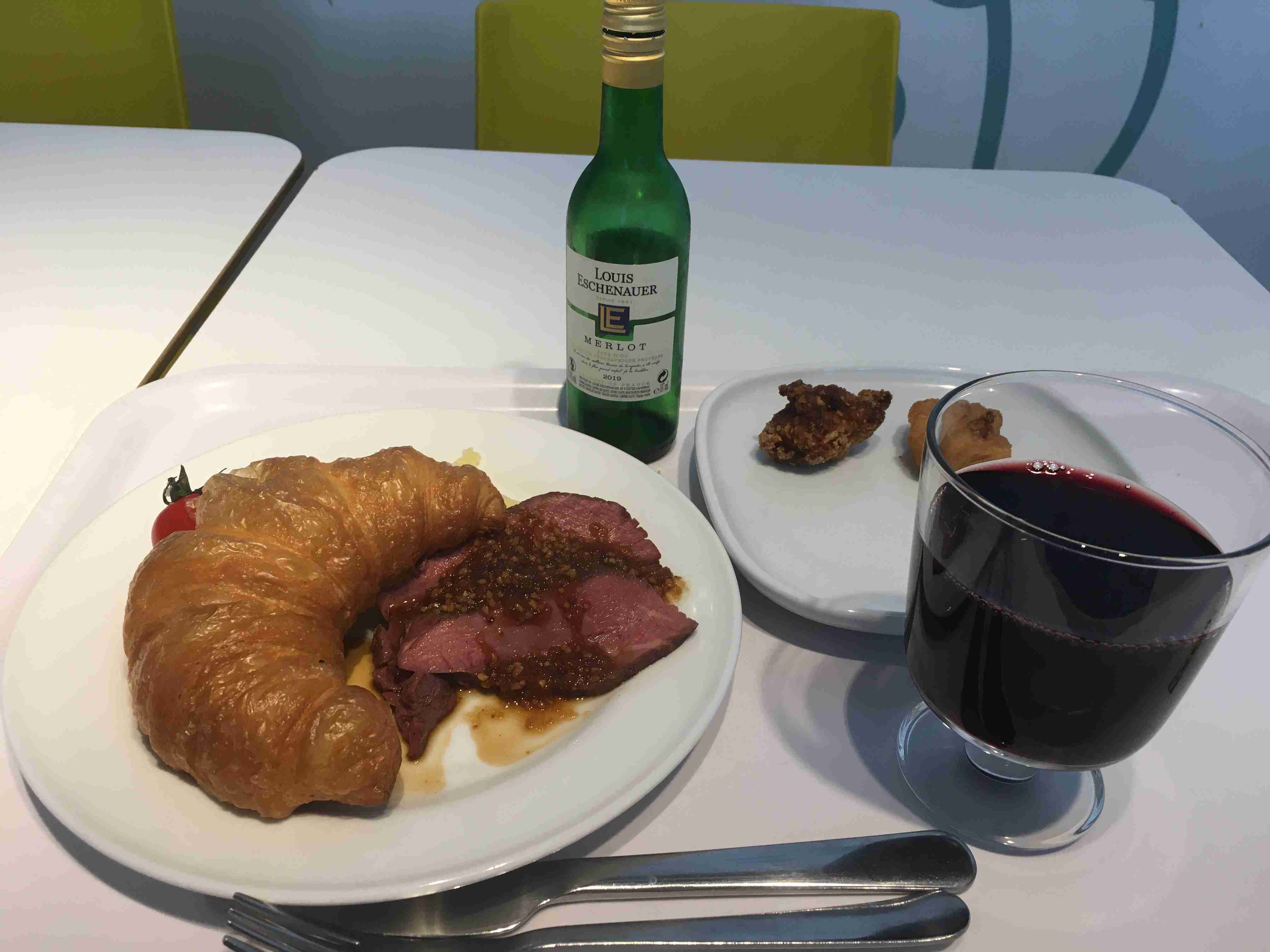 一人飲みしている方、写真見せて