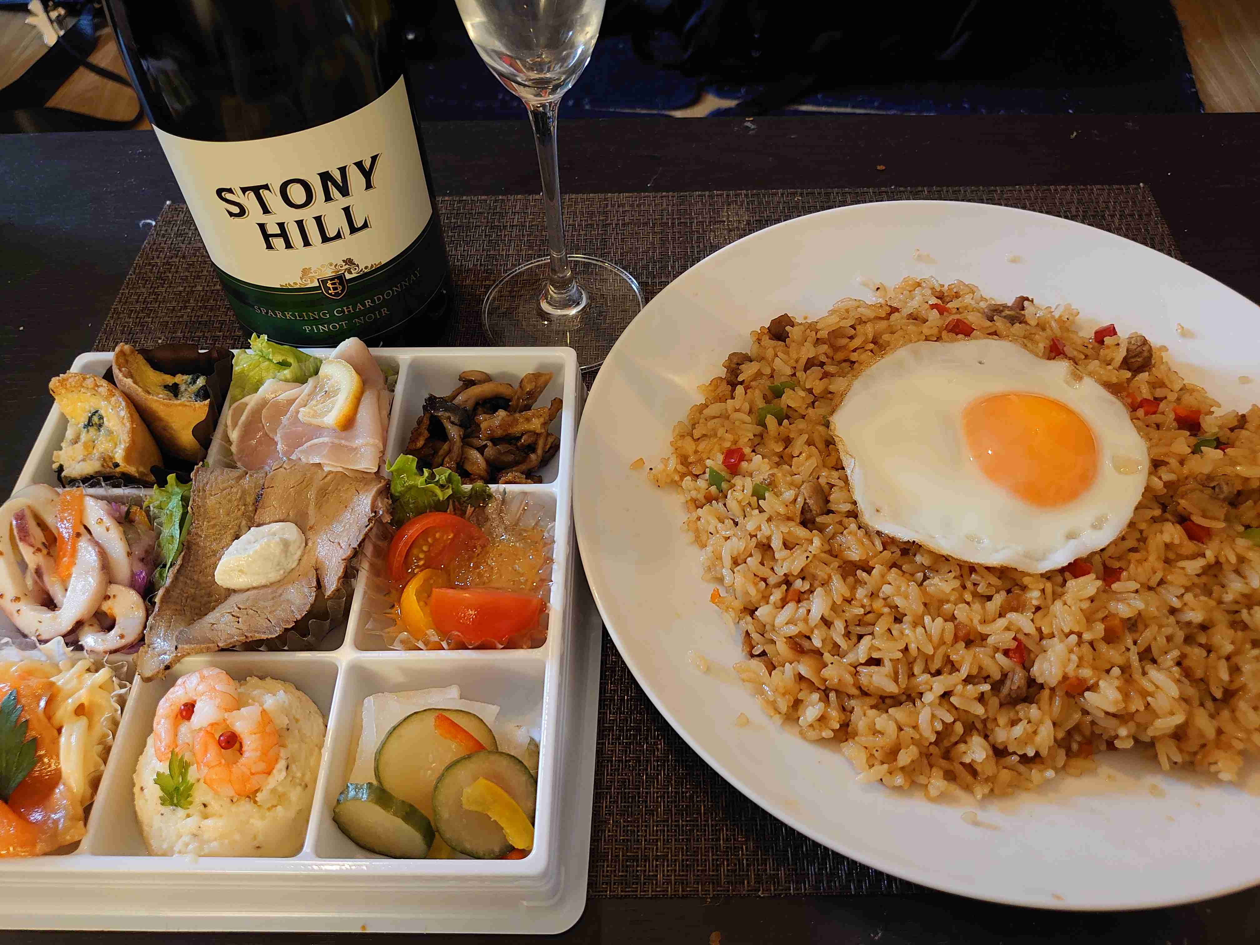 一人飲みしている方、写真見せて