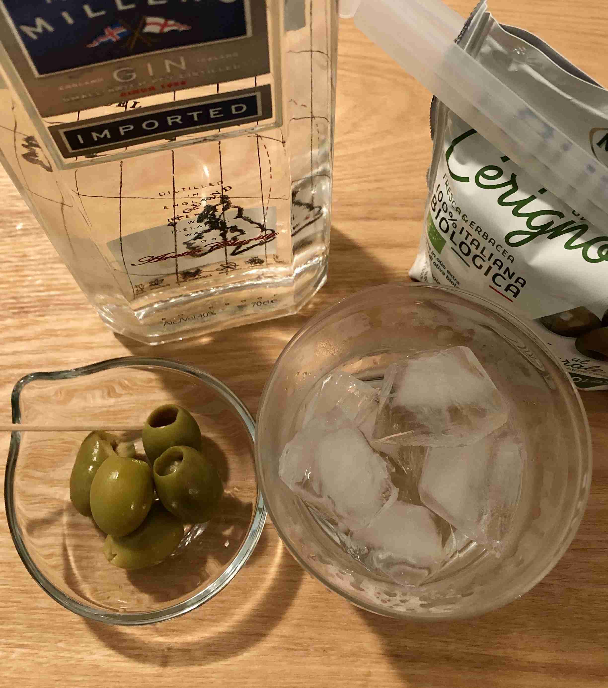 一人飲みしている方、写真見せて