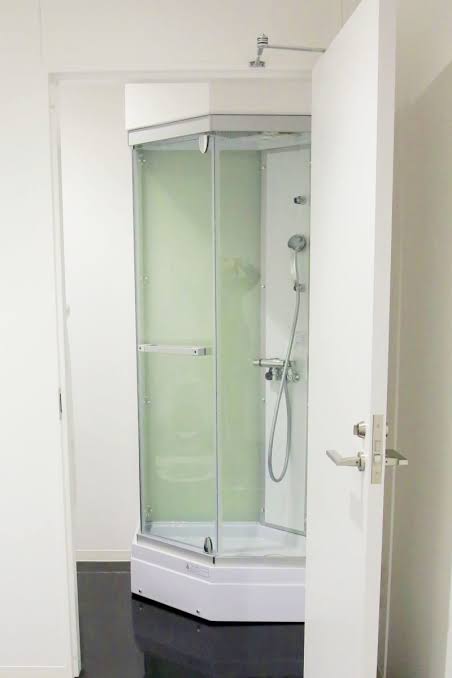 市川市　前市長の“ぜいたくすぎる”机とイス売却へ