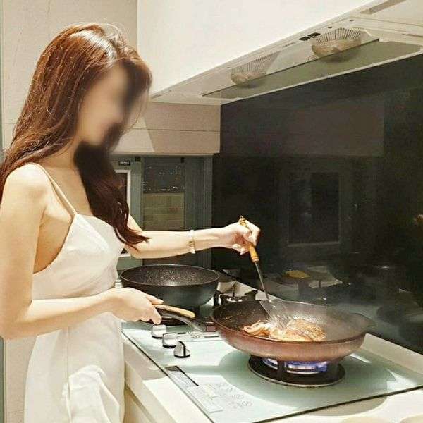 アラフォーの肌見せ服