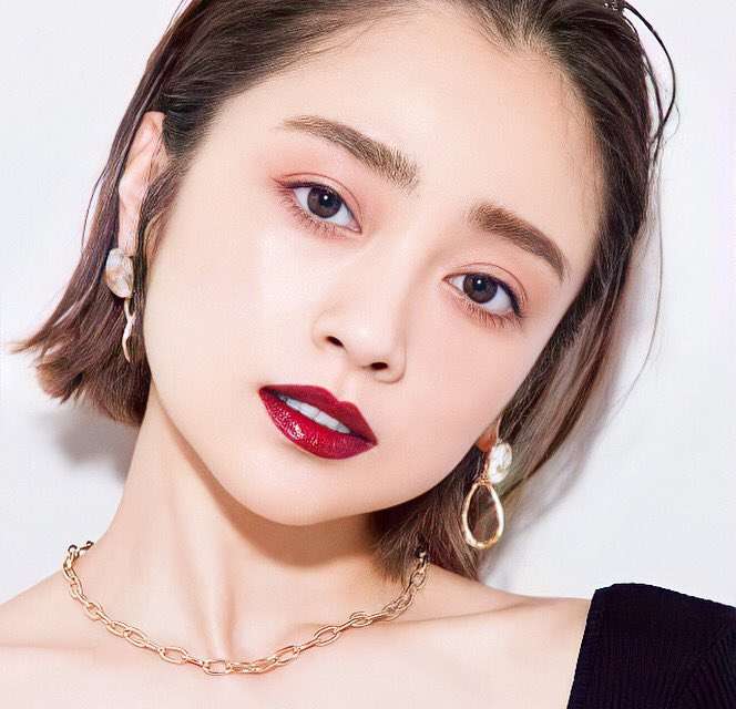 安達祐実、再婚8年目で別居　写真家夫との生活は冷え込み、母親と行動を共に