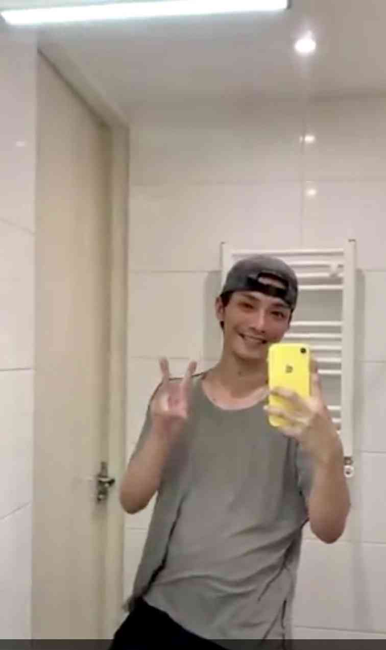 芸能人の自撮りが見たい！