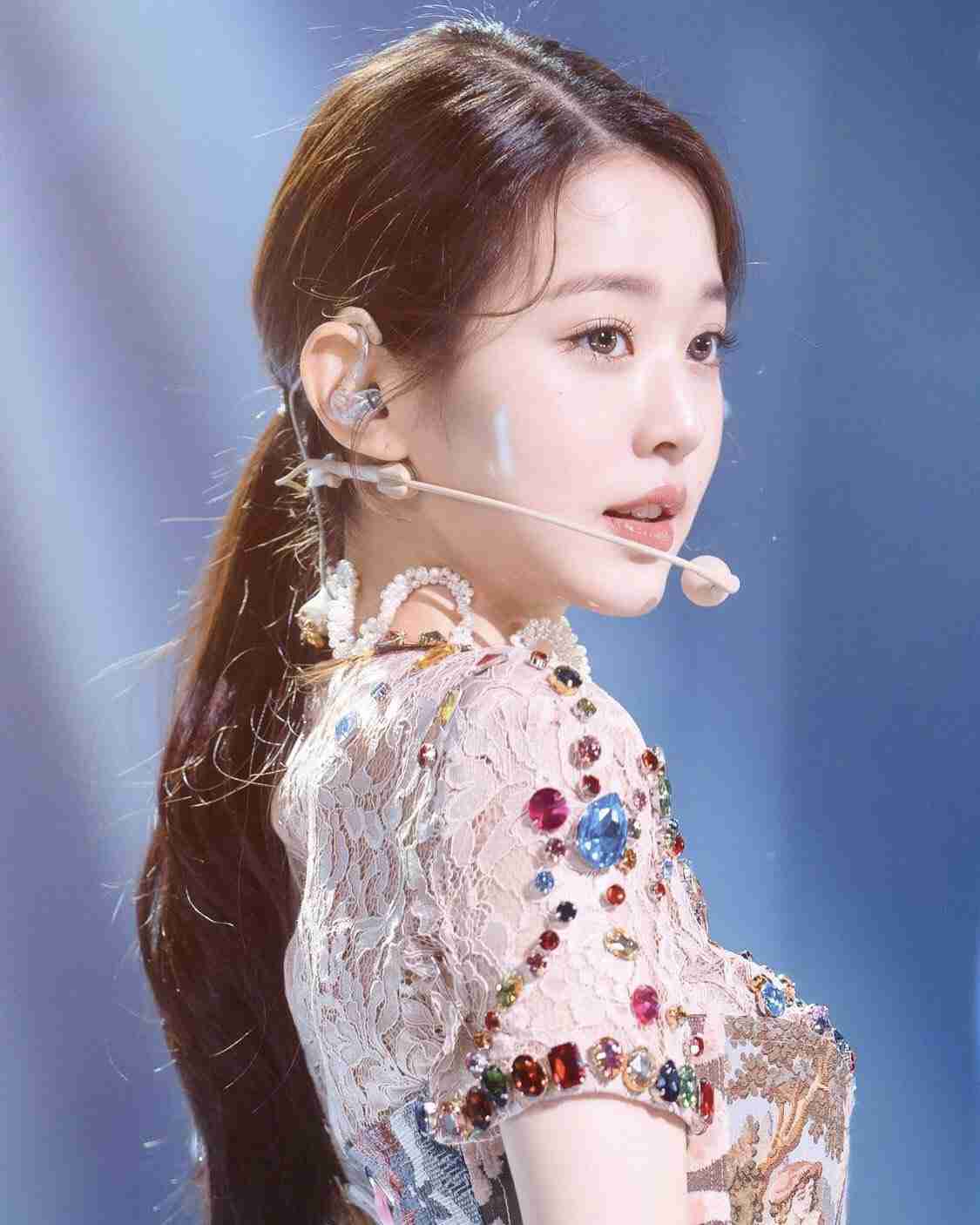 韓国でアイドル活動の宮脇咲良、印象激変の最新ショットが大反響