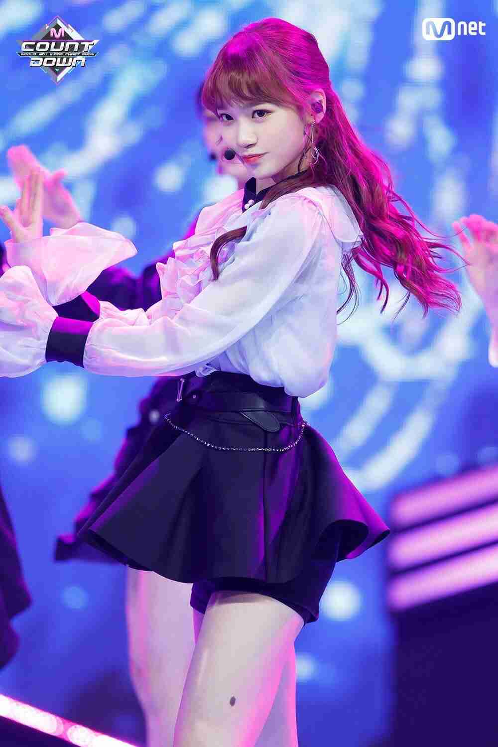 韓国でアイドル活動の宮脇咲良、印象激変の最新ショットが大反響