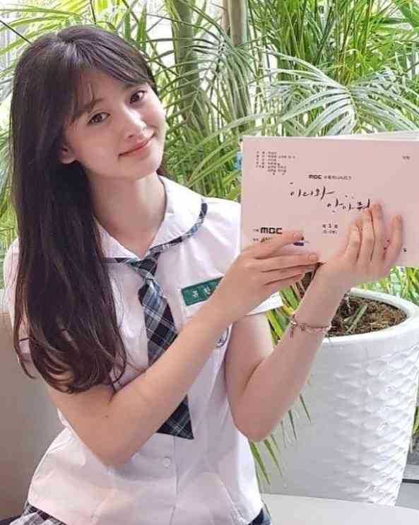 韓国でアイドル活動の宮脇咲良、印象激変の最新ショットが大反響