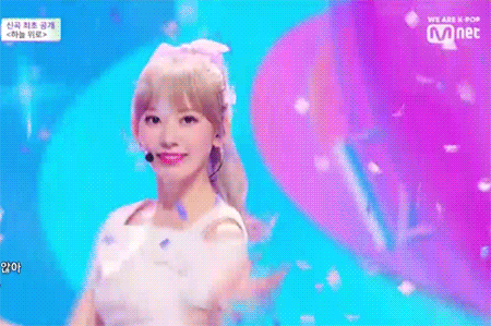 韓国でアイドル活動の宮脇咲良、印象激変の最新ショットが大反響