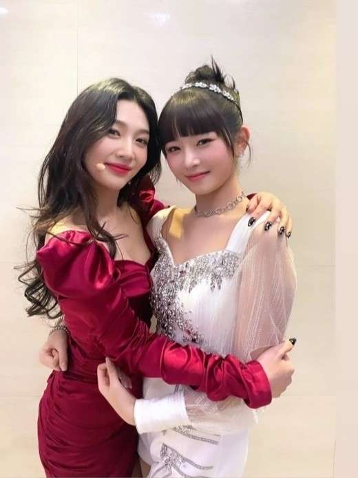 韓国でアイドル活動の宮脇咲良、印象激変の最新ショットが大反響