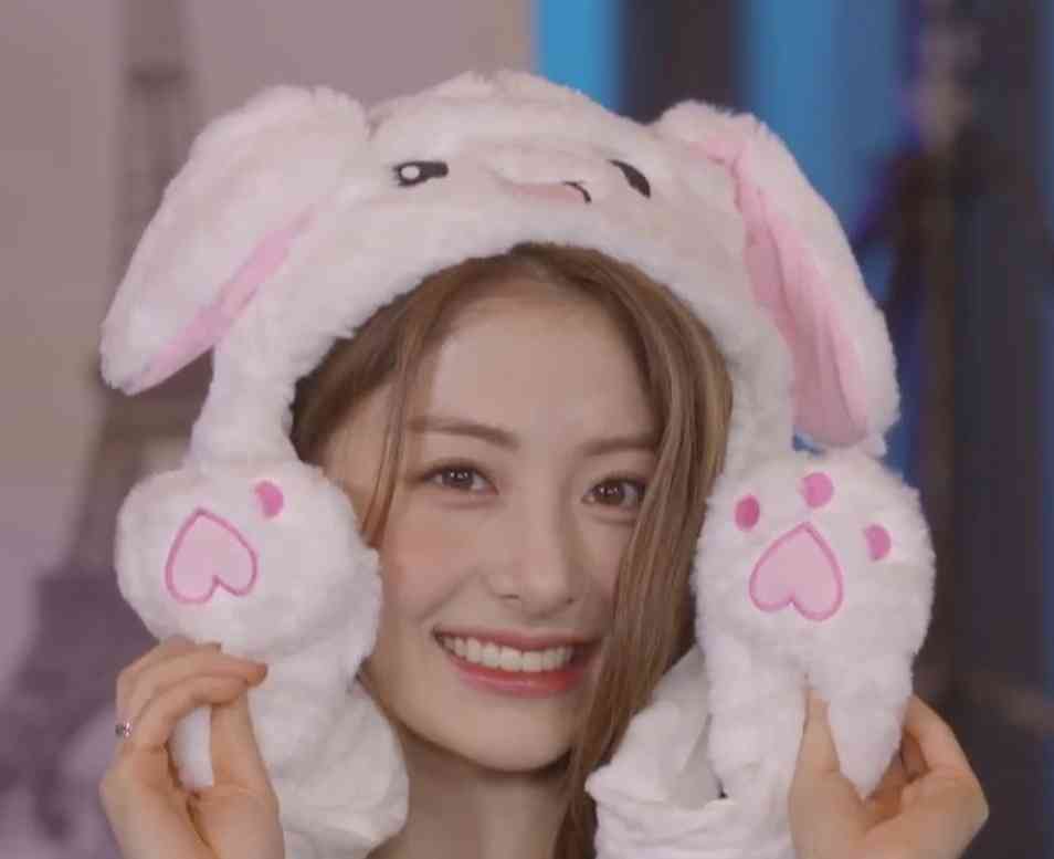 韓国でアイドル活動の宮脇咲良、印象激変の最新ショットが大反響