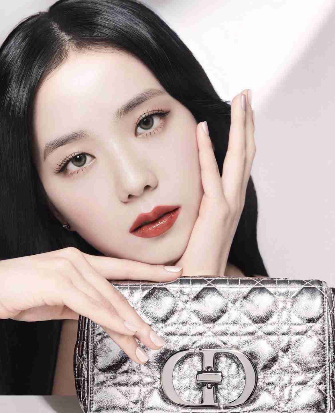 韓国でアイドル活動の宮脇咲良、印象激変の最新ショットが大反響