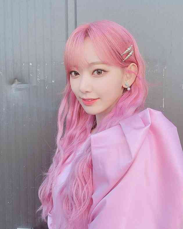韓国でアイドル活動の宮脇咲良、印象激変の最新ショットが大反響
