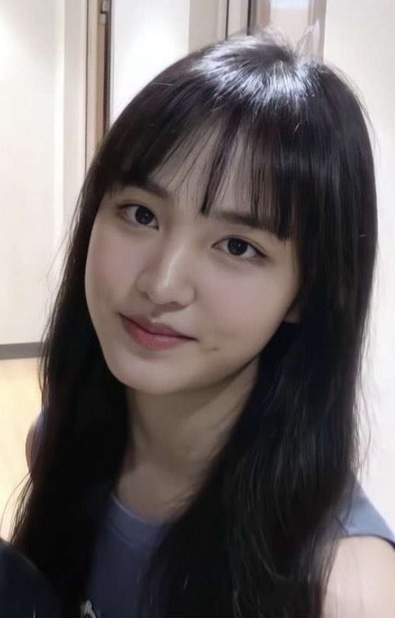 韓国でアイドル活動の宮脇咲良、印象激変の最新ショットが大反響