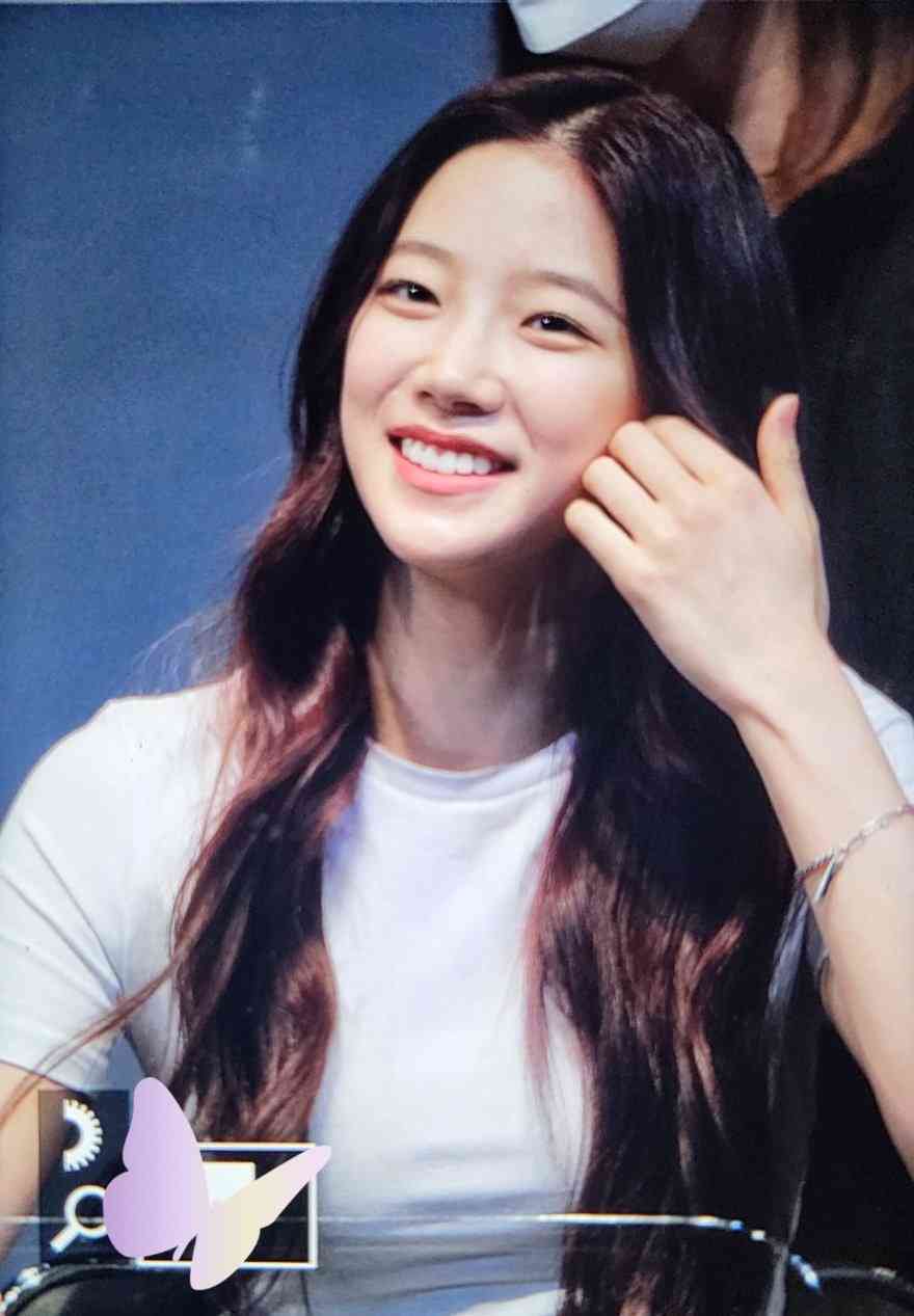 韓国でアイドル活動の宮脇咲良、印象激変の最新ショットが大反響