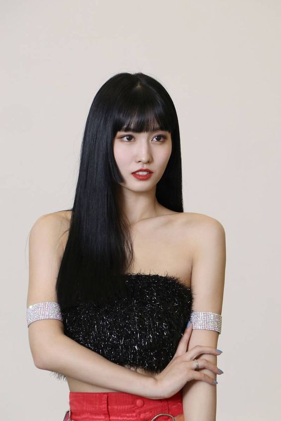 韓国でアイドル活動の宮脇咲良、印象激変の最新ショットが大反響