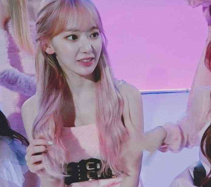 韓国でアイドル活動の宮脇咲良、印象激変の最新ショットが大反響