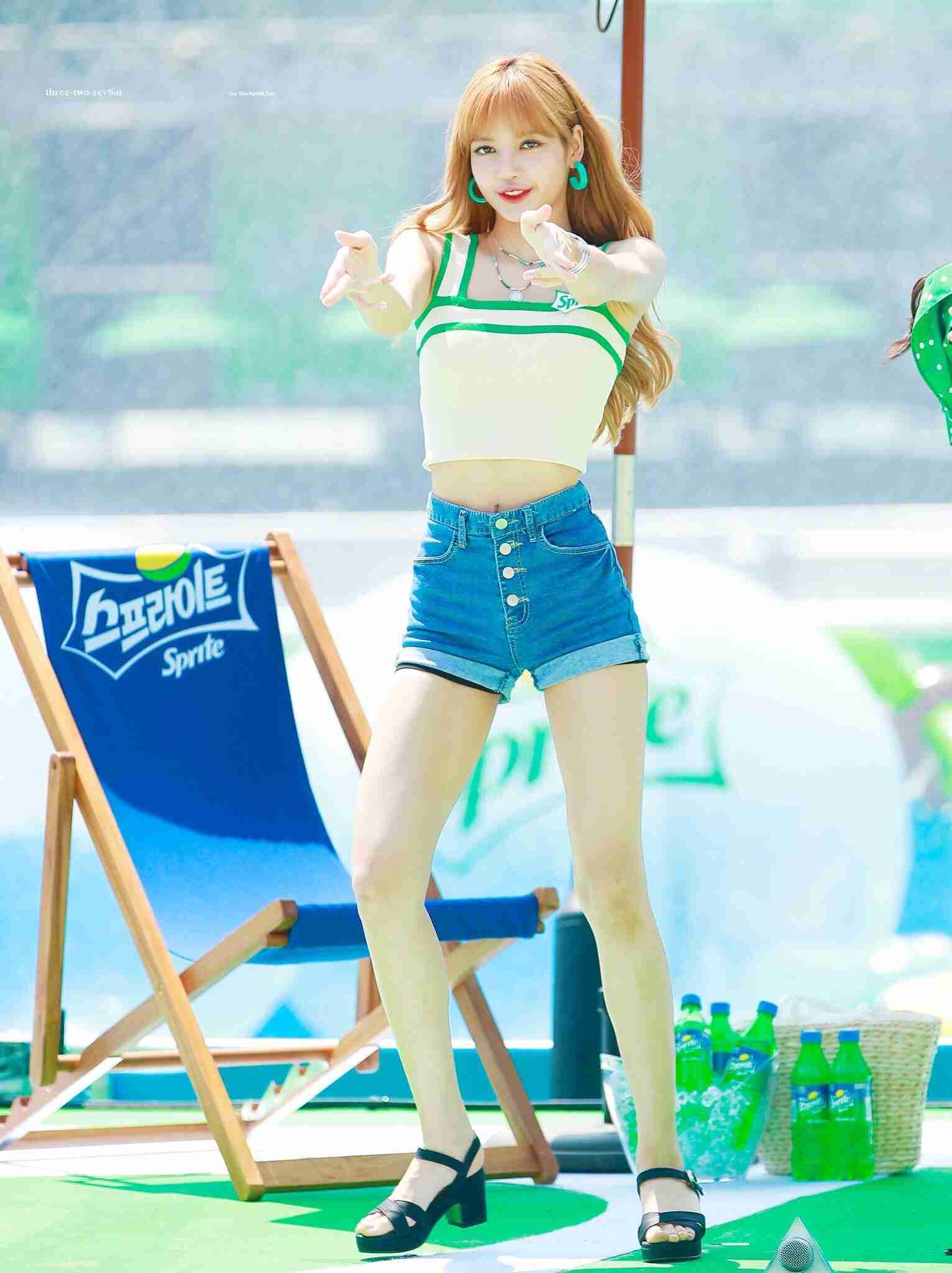 韓国でアイドル活動の宮脇咲良、印象激変の最新ショットが大反響