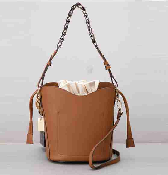 バッグが大好きです👜
