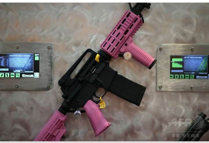 テキサス小学校銃乱射、犠牲になった教師の夫が心臓発作で死去。「深い悲しみが原因」と甥が伝える