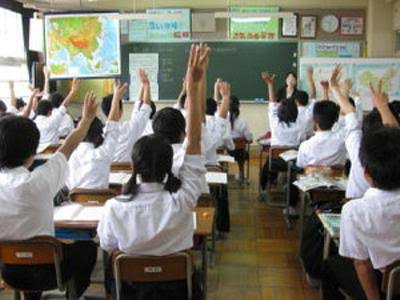 授業参観で「挙手して発表しなさい!」 親がプレッシャーをかける是非