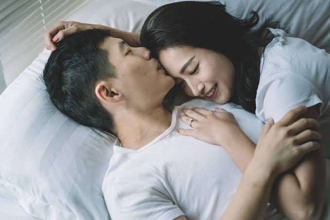 寝る体勢ってどんな感じですか？