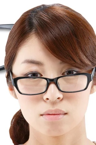 年下だったの⁉ 若くても老けて見える人の3つの特徴