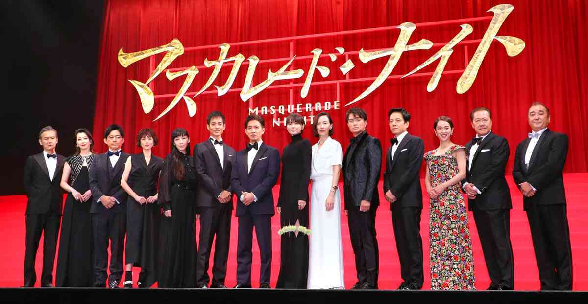長澤まさみ「ウルトラ風真っ赤なブーツ」で放った圧倒的オーラ！